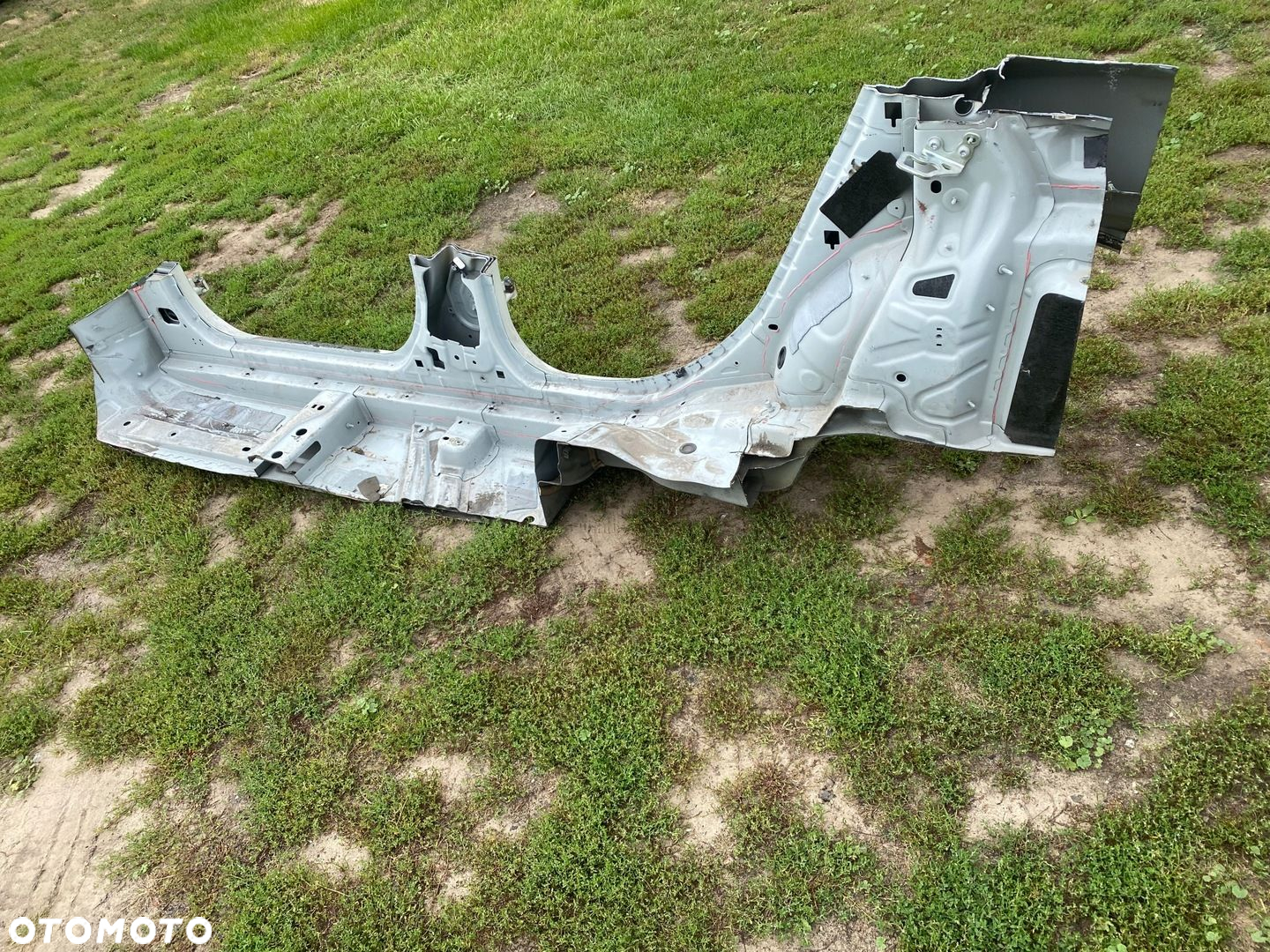 MERCEDES 176 slupek prog prawy lewy cwiartka kolor 650 - 3