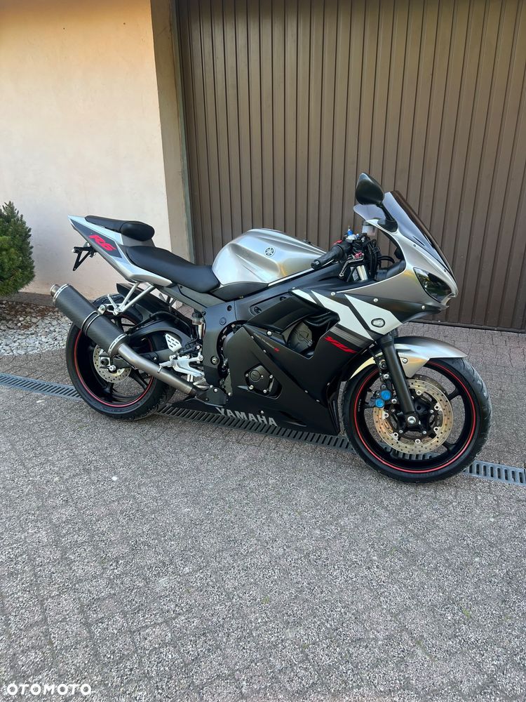 Yamaha R6 - 10
