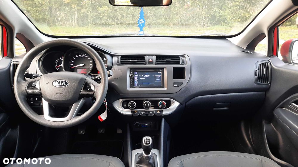 Kia Rio - 8