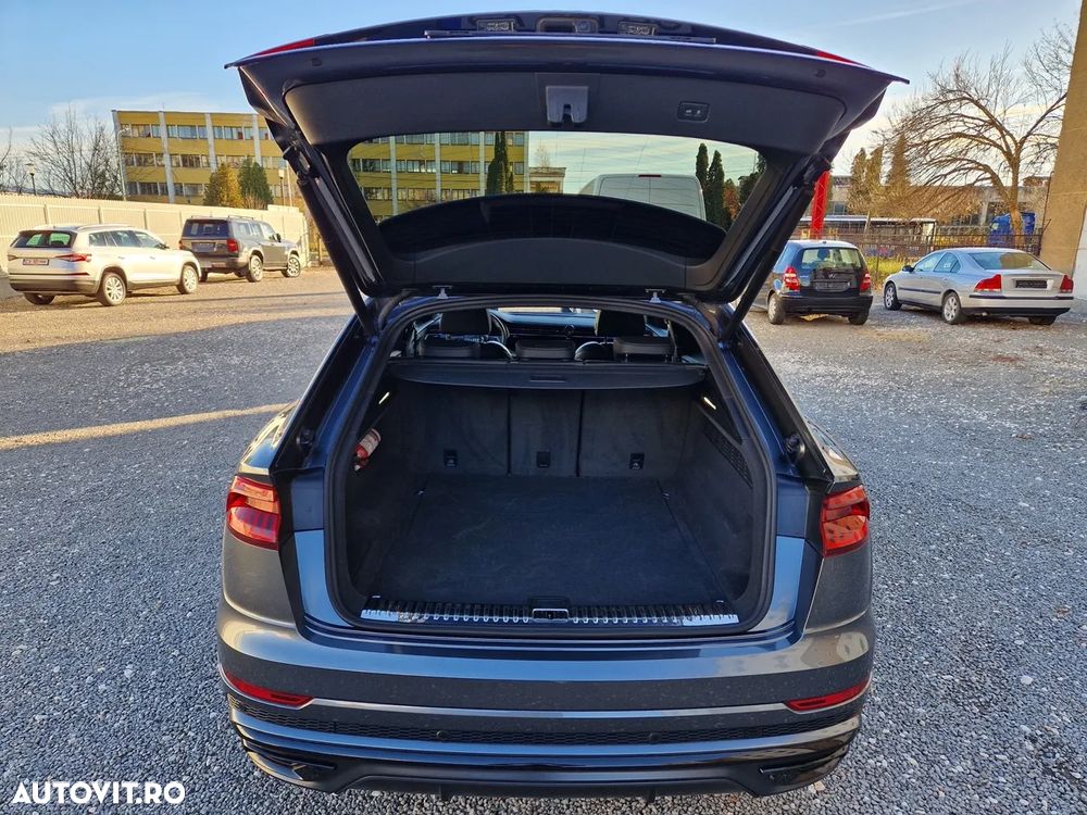 Audi Q8 - 8