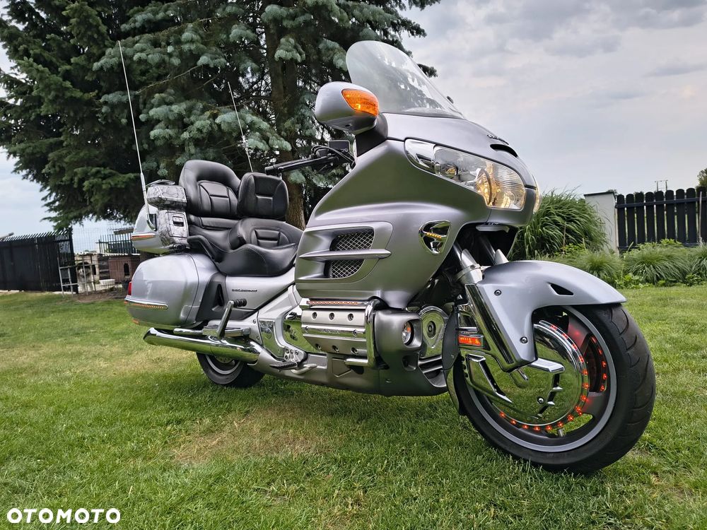 Honda GL - 28