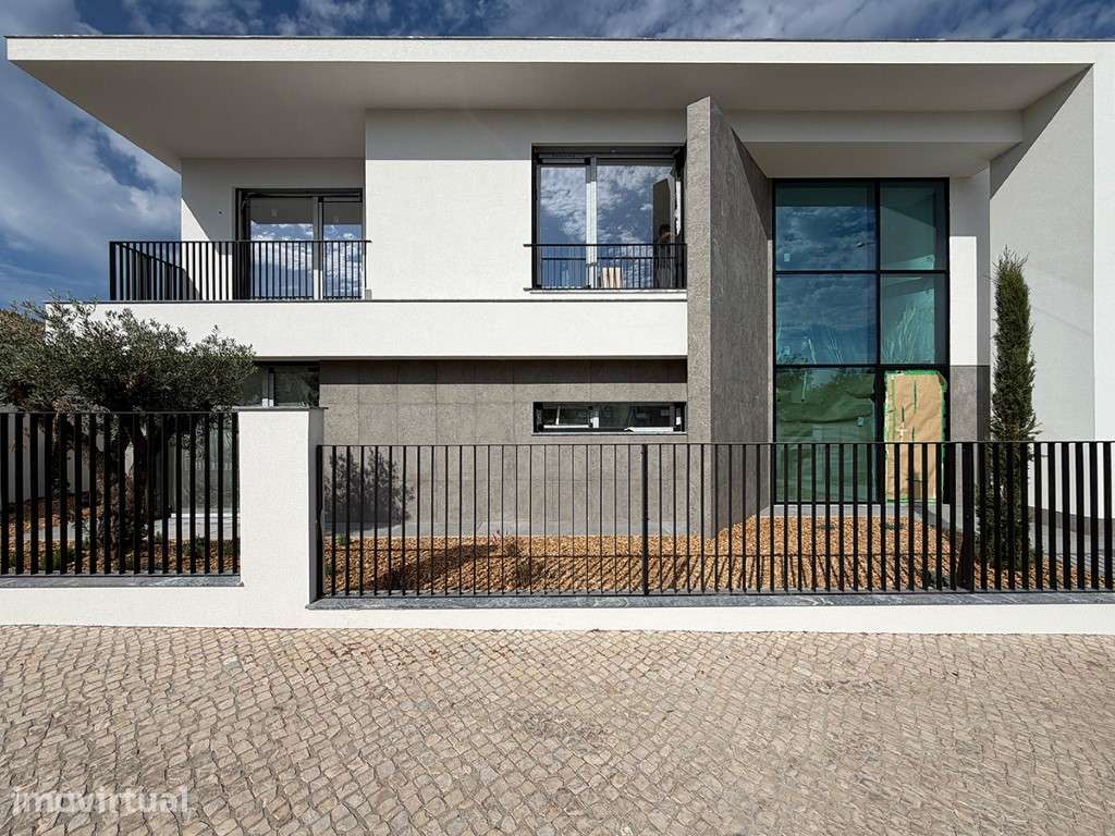 Moradia T5 a venda em Azeitão, com Piscina e Piso Radiante - Grande imagem: 3/28
