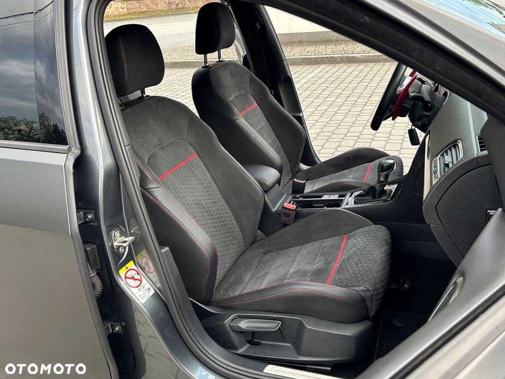 Volkswagen Golf GTI (BlueMotion Technology) DSG Performance - 10