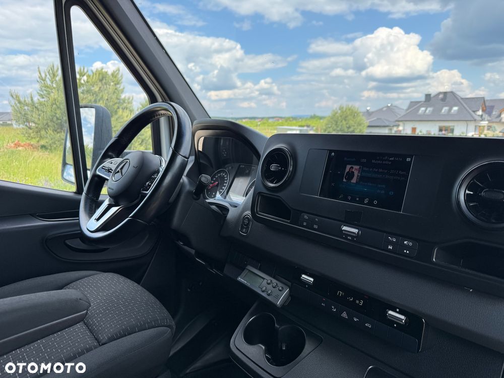 Mercedes-Benz Sprinter - 16