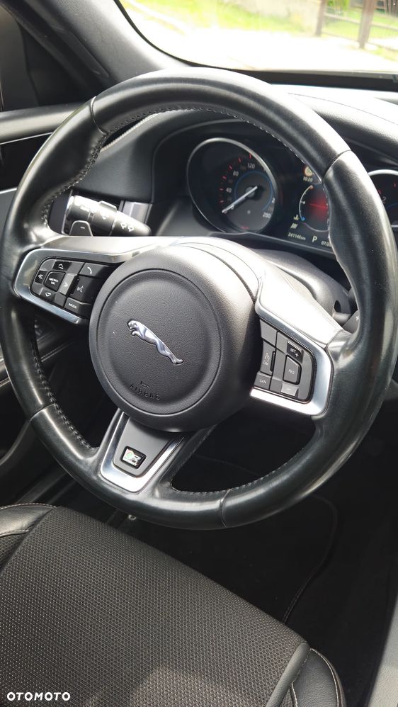 Jaguar XF 2.0 i4D R-Sport - 22