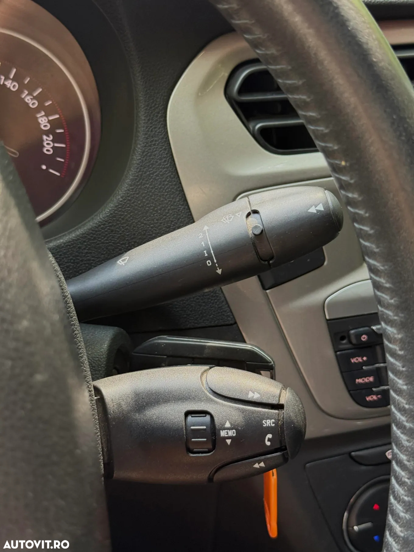 Citroën C-Elysée 1.2 PureTech BVM Shine - 24
