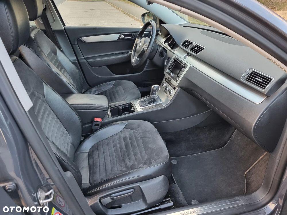 Volkswagen Passat 2.0 TDI DSG Highline - 17