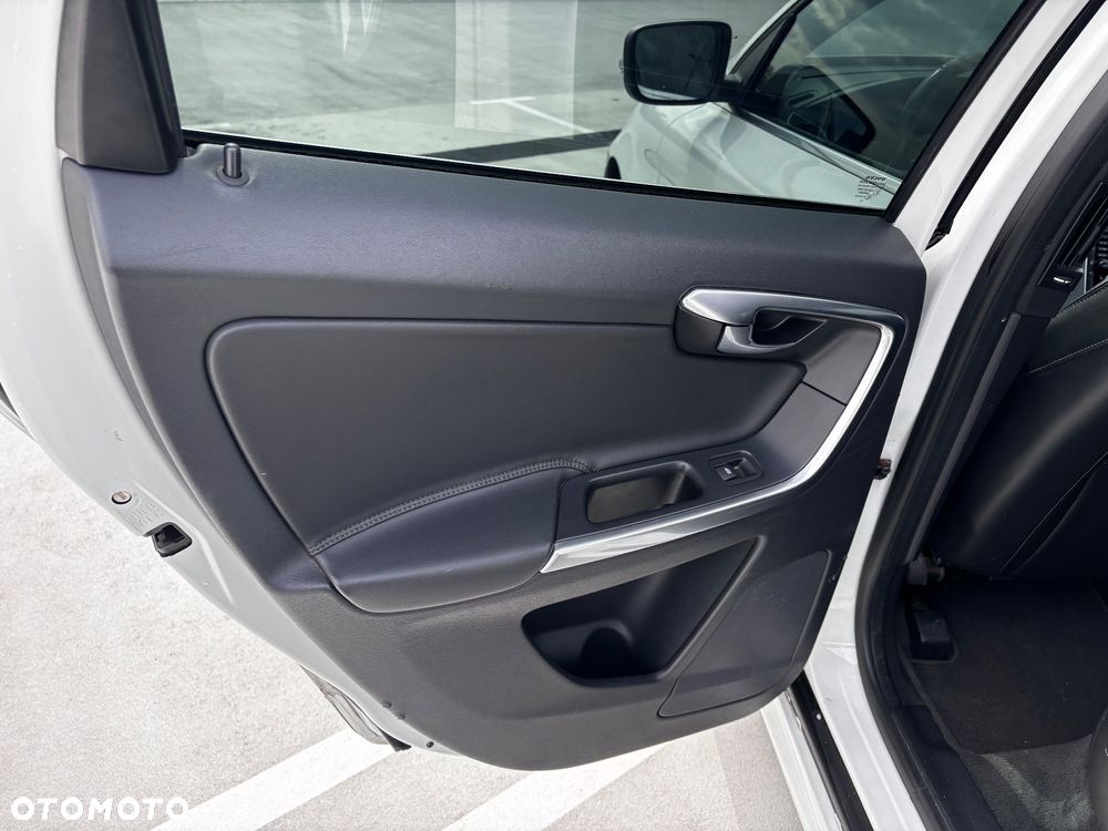 Volvo XC 60 D4 Drive-E Summum - 26