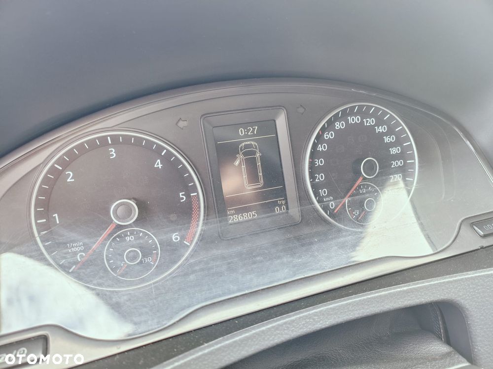 Volkswagen Caravelle - 12