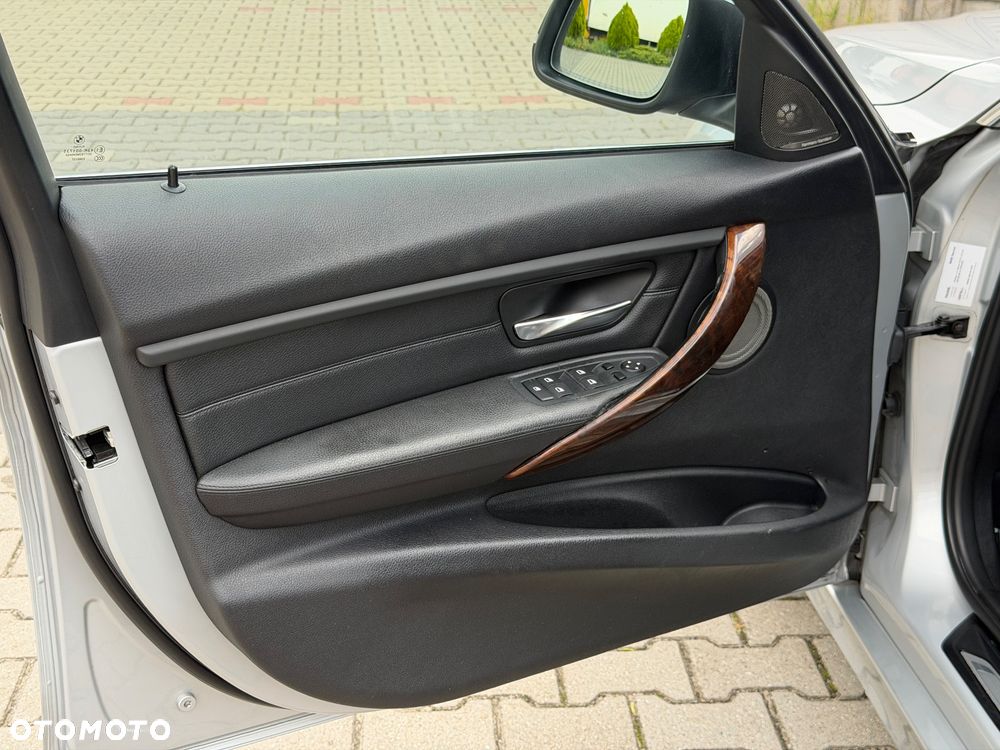BMW Seria 3 320d Blue Performance Luxury Line - 18