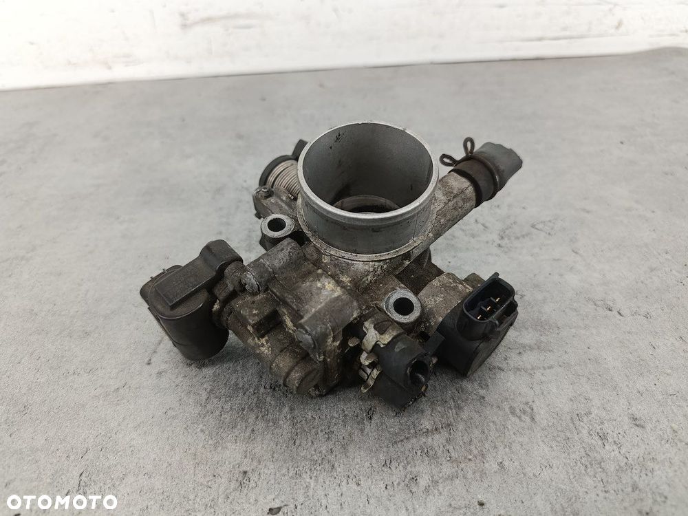 PRZEPUSTNICA TOYOTA COROLLA IX E12 22210-0D090 1.4 VVT-I - 4