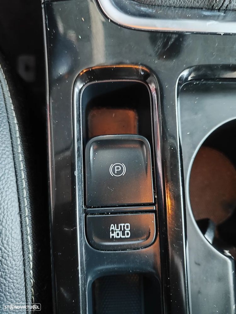 Kia Ceed SW 1.6 CRDi TX+SRF - 29