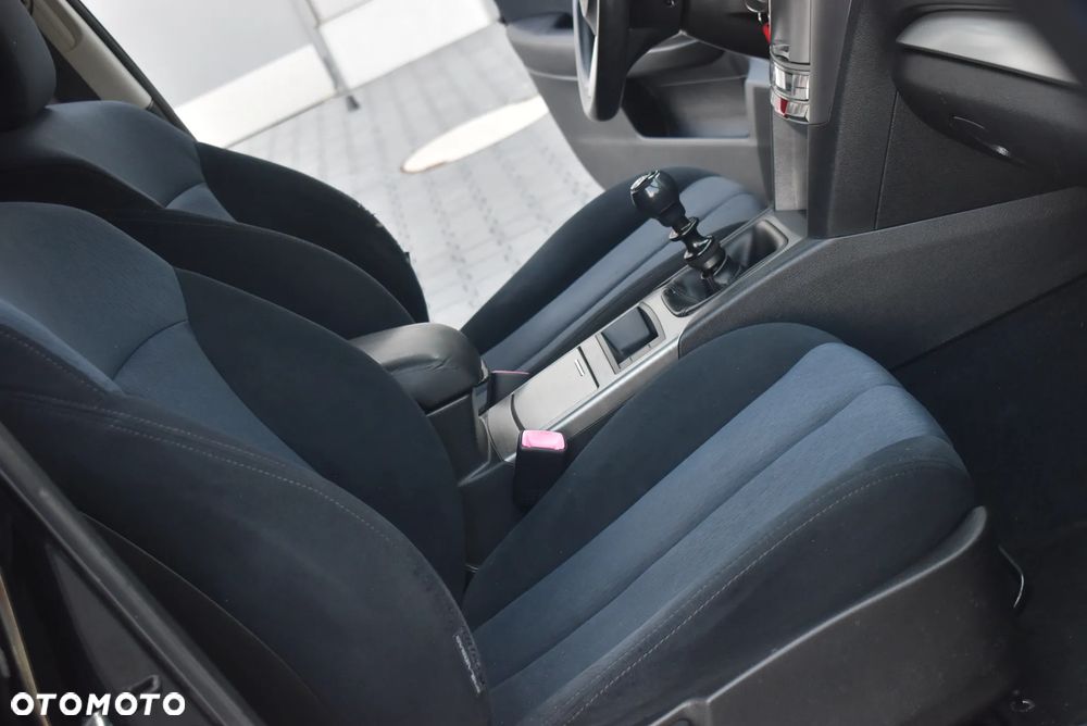 Subaru Legacy - 14