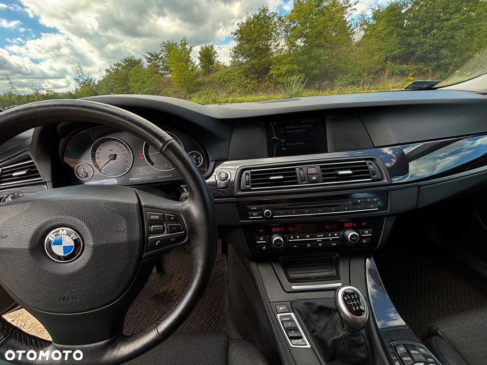 BMW Seria 5 520i Luxury Line - 16