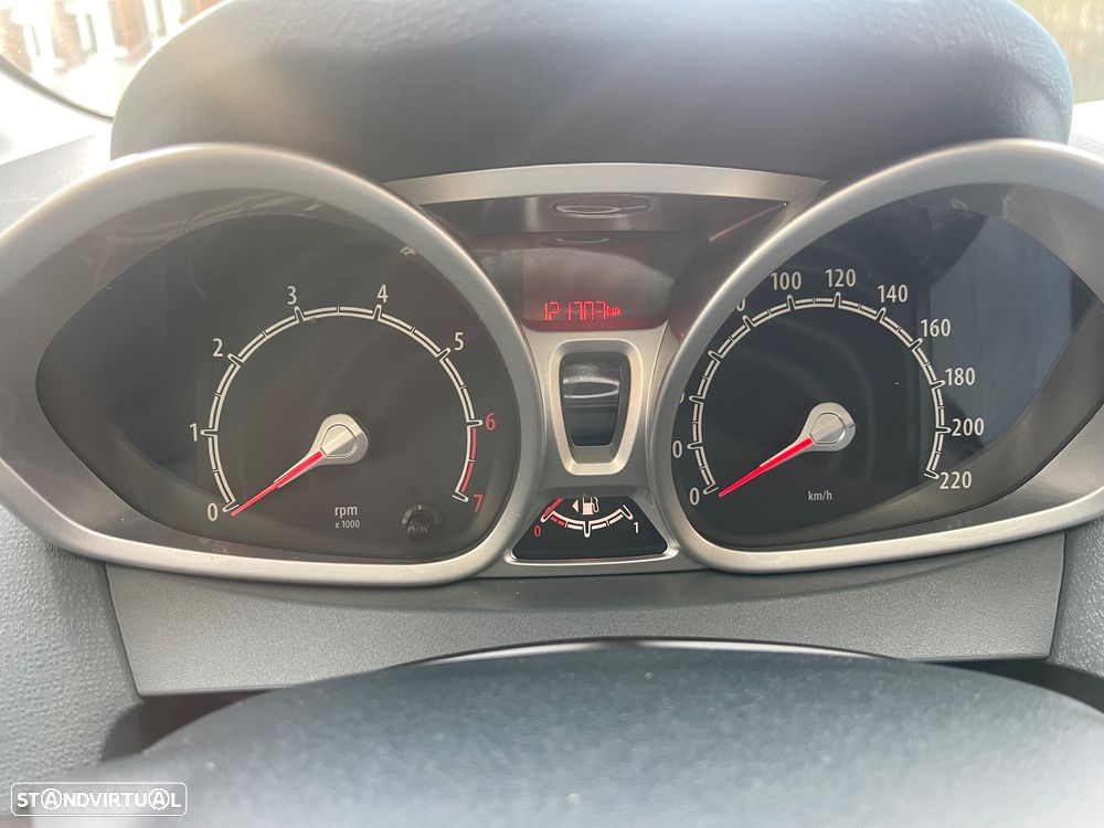 Ford Fiesta - 11