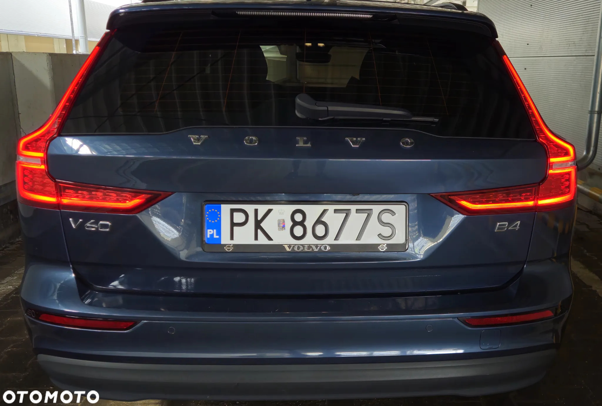 Volvo V60 B4 D Plus Dark - 28