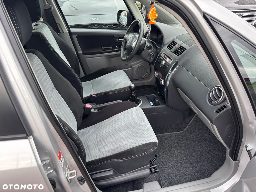 Suzuki SX4 1.6 Comfort - 12