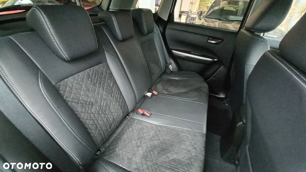 Suzuki Vitara 1.4 Boosterjet mHEV Elegance 2WD - 27