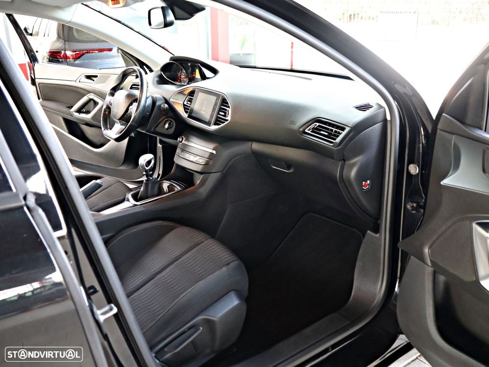Peugeot 308 1.6 e-HDi Active J17 - 18