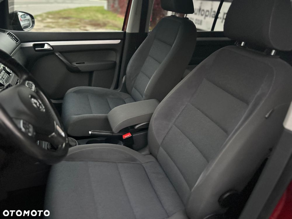 Volkswagen Touran - 16