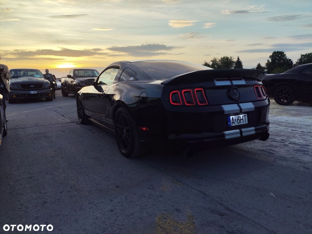 Ford Mustang - 8