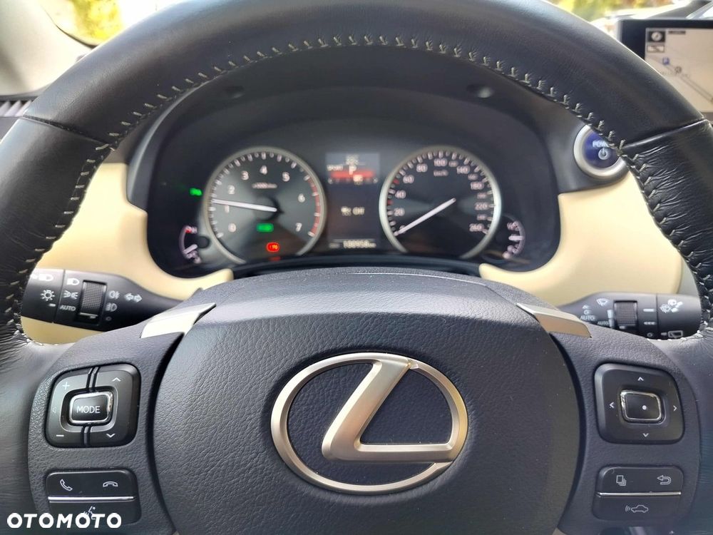 Lexus NX 300h Comfort AWD - 10