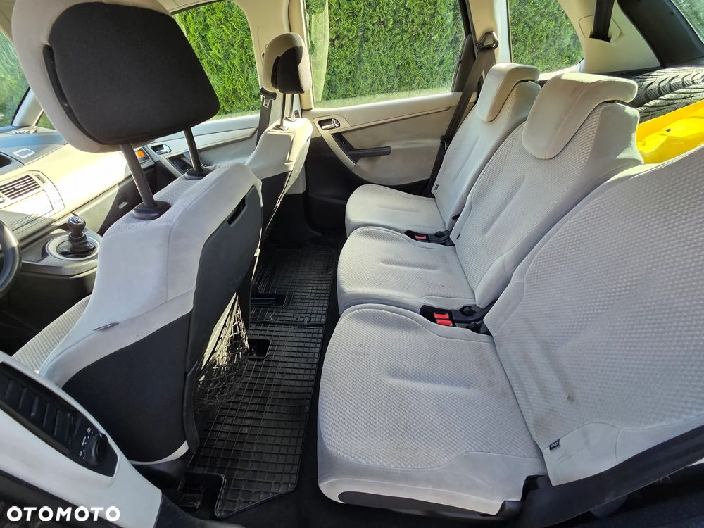 Citroën C4 Picasso - 8