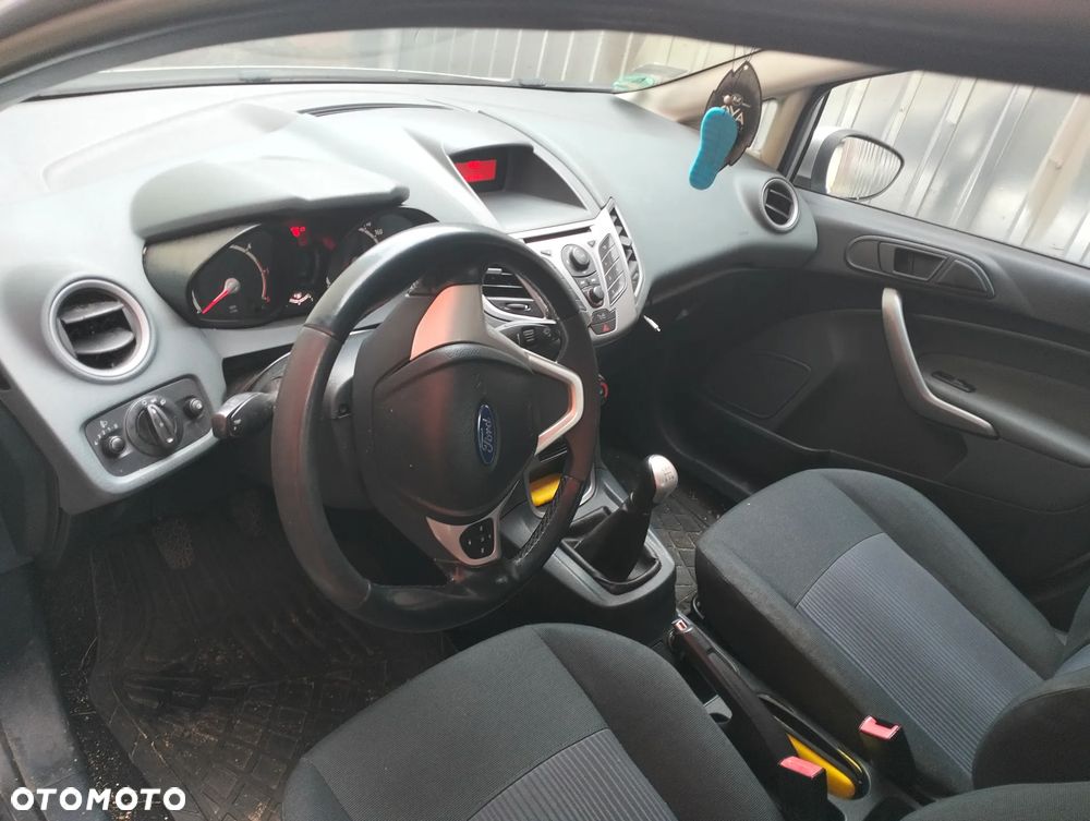 Ford Fiesta - 9