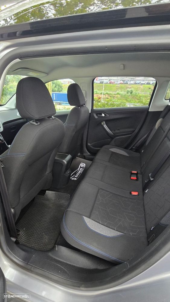 Peugeot 2008 1.2 PureTech Style - 51