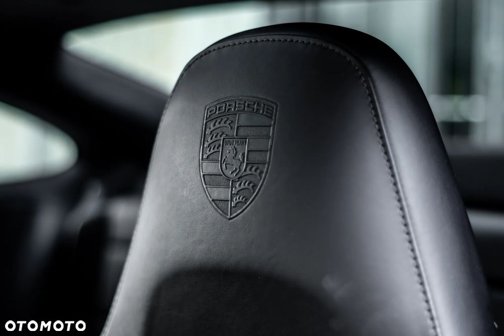 Porsche 911 Carrera S PDK - 32