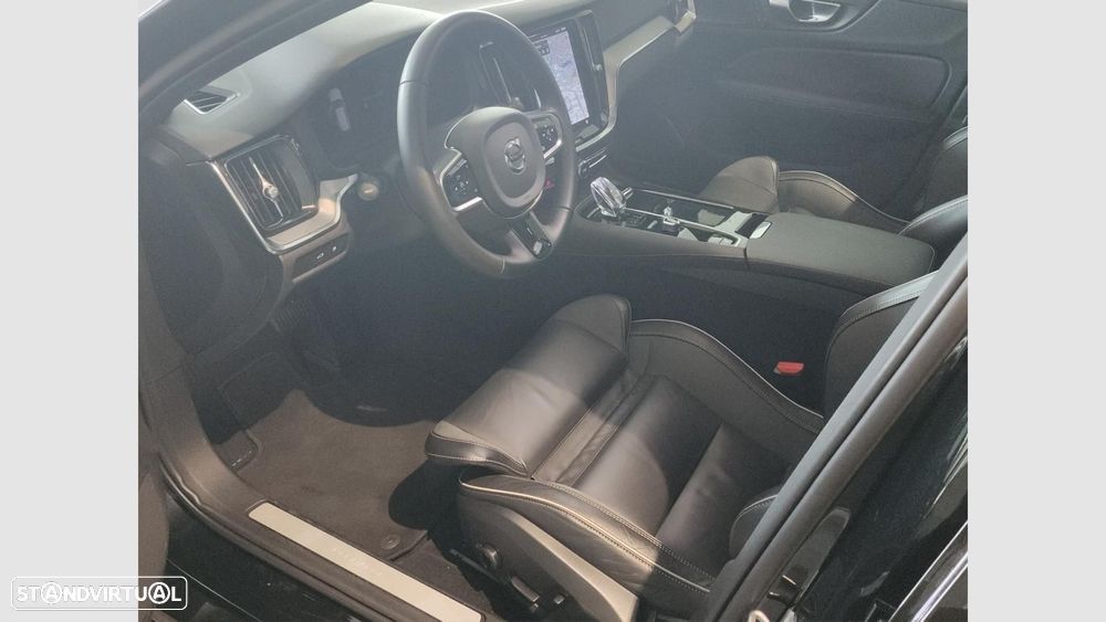 Volvo V60 2.0 T6 AWD TE Plus Dark - 13