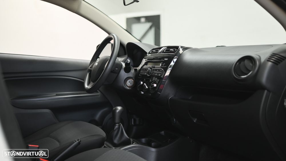 Mitsubishi Space Star - 24