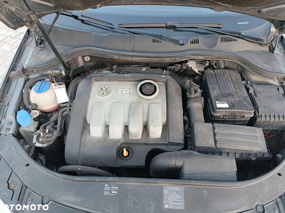 Volkswagen Passat 1.9 TDI Individual - 8