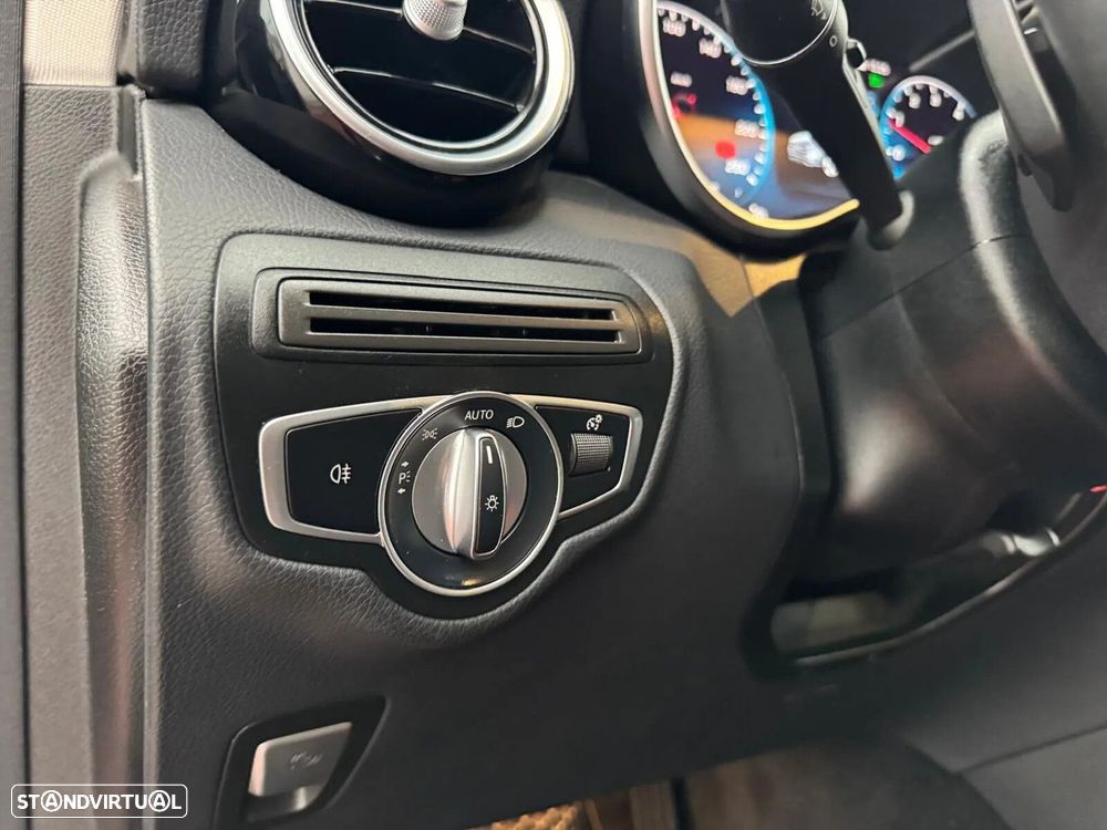 Mercedes-Benz GLC 300 de 4Matic Business Solutions Frota - 29