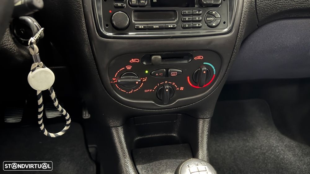 Peugeot 206 1.1 XR - 21