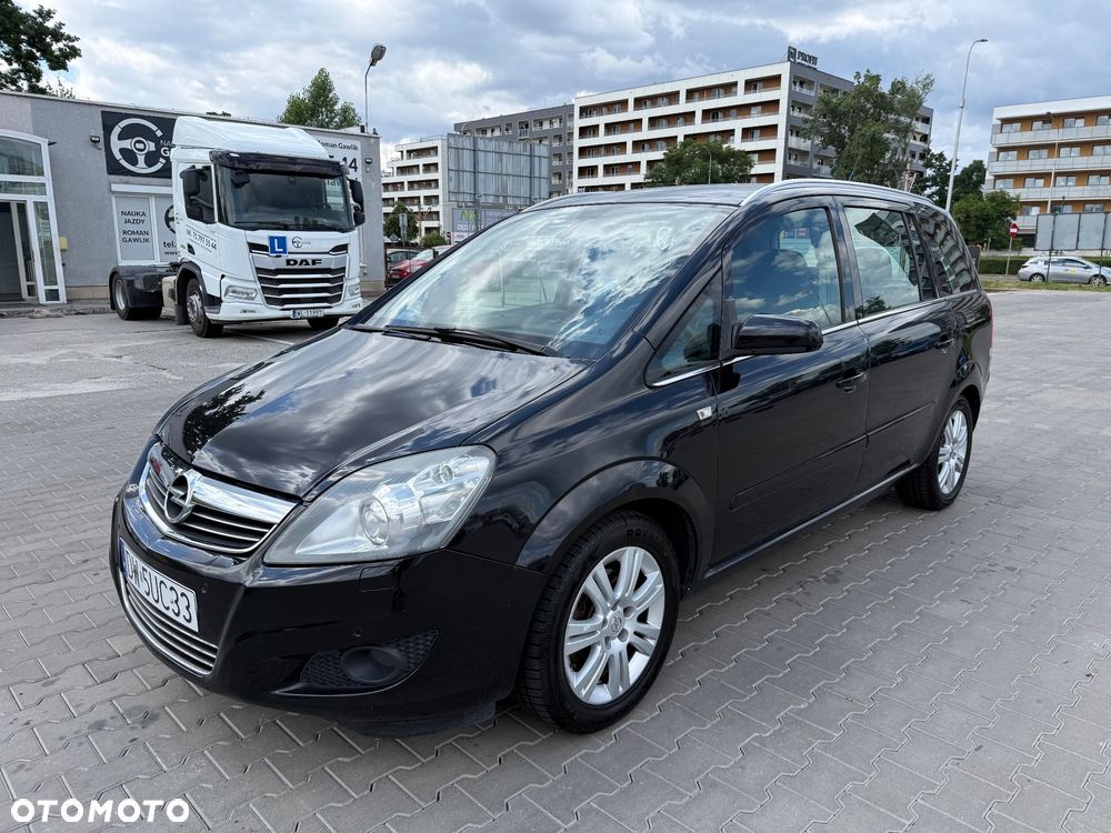Opel Zafira 1.8 Cosmo - 1