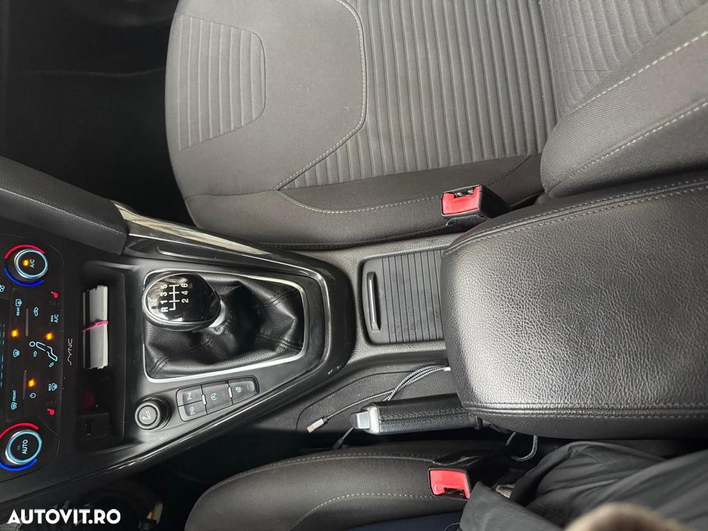 Ford Focus 1.5 EcoBoost Trend - 16