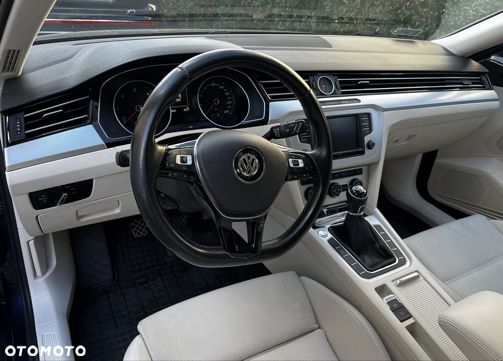 Volkswagen Passat Variant - 5