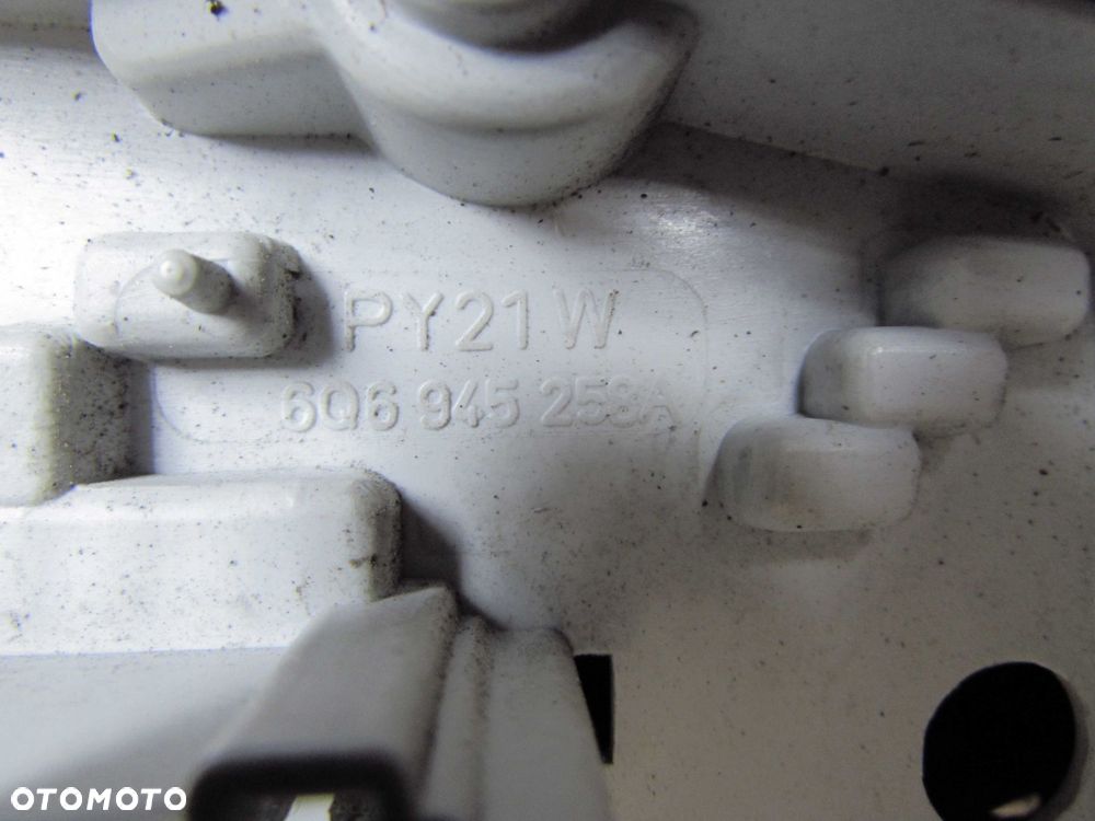 VW POLO IV 9N 01-05 LAMPA TYL PRAWA 6Q6945112A - 7