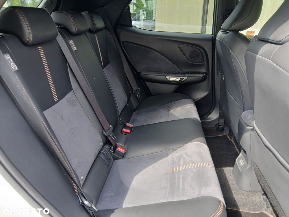 Lexus LBX 1.5 Hybrid Cool - 27