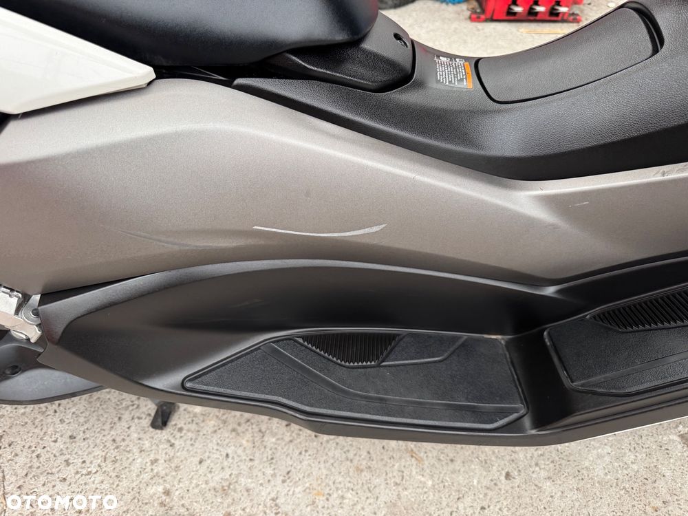 Yamaha NMAX - 13