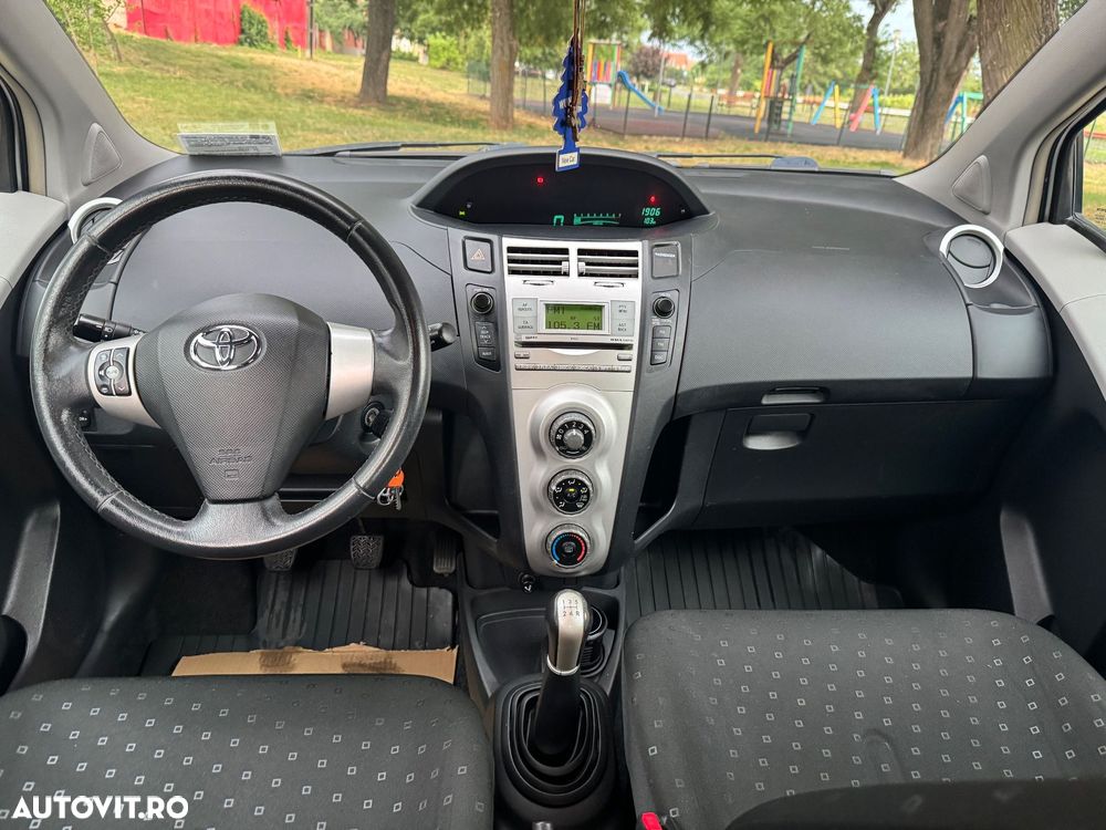 Toyota Yaris 1.0 Base - 5