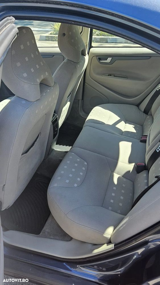 Volvo S60 2.4 D5 Kinetic - 9