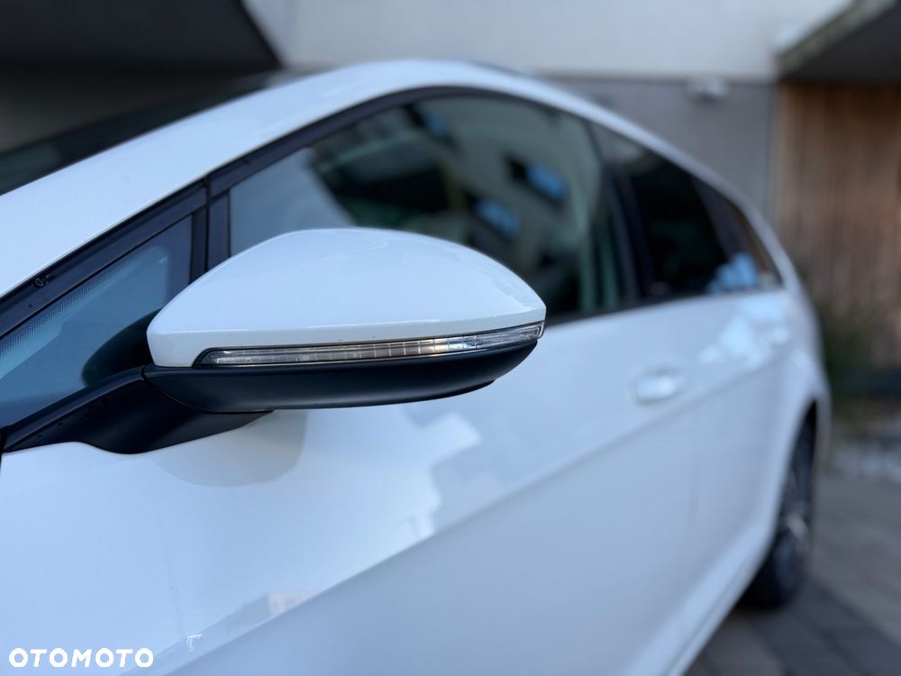 Volkswagen Golf - 37