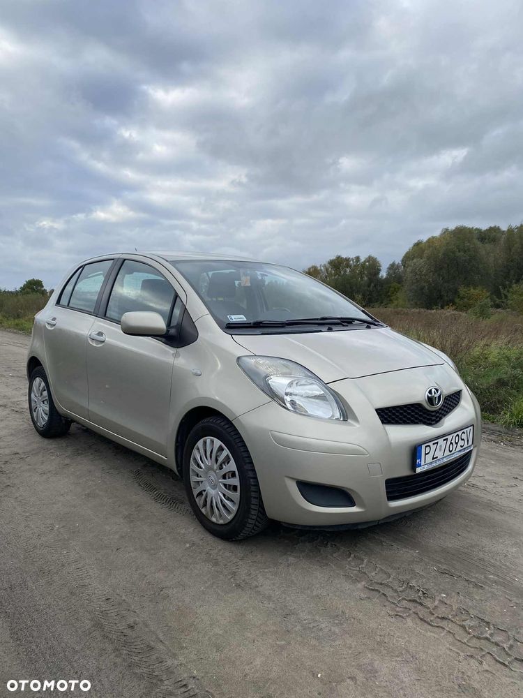 Toyota Yaris - 12