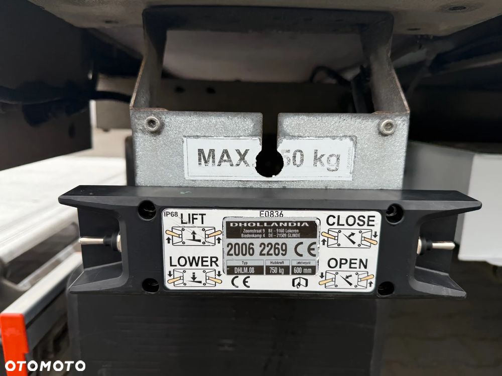 Renault Master 145DCI Kontener 8ep + Winda 750 kg - 14