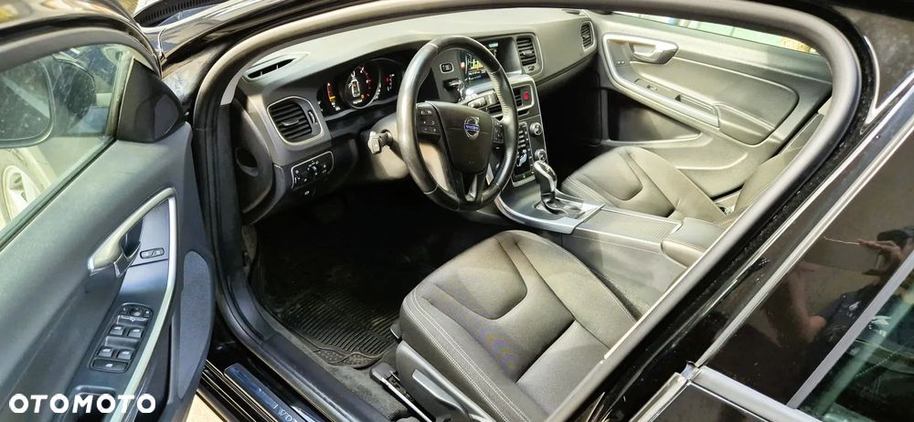 Volvo V60 D4 Drive-E Dynamic Edition (Momentum) - 11