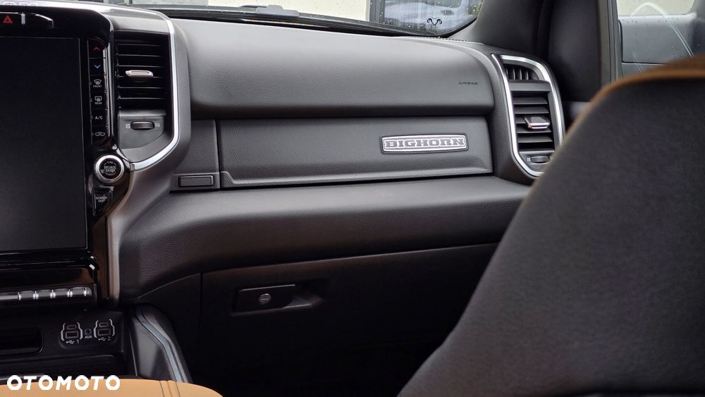 RAM 1500 5.7 Crew Cab Bighorn - 31