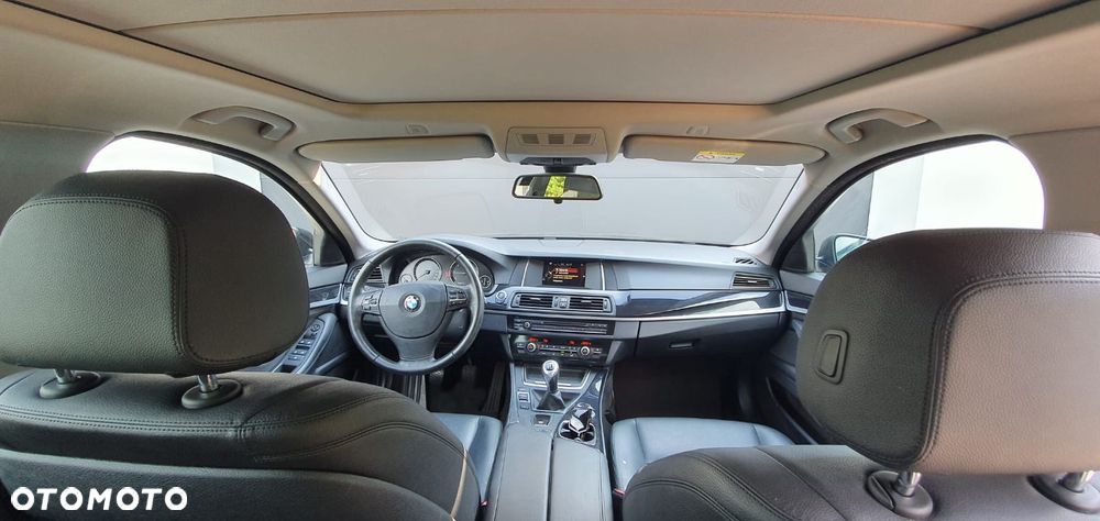 BMW Seria 5 518d - 12