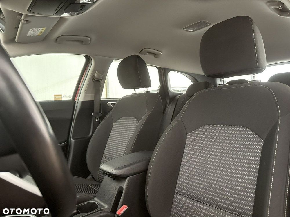 Kia Ceed - 12